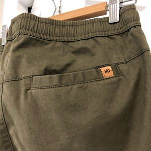 Tentree Pacific Joggers olive green
